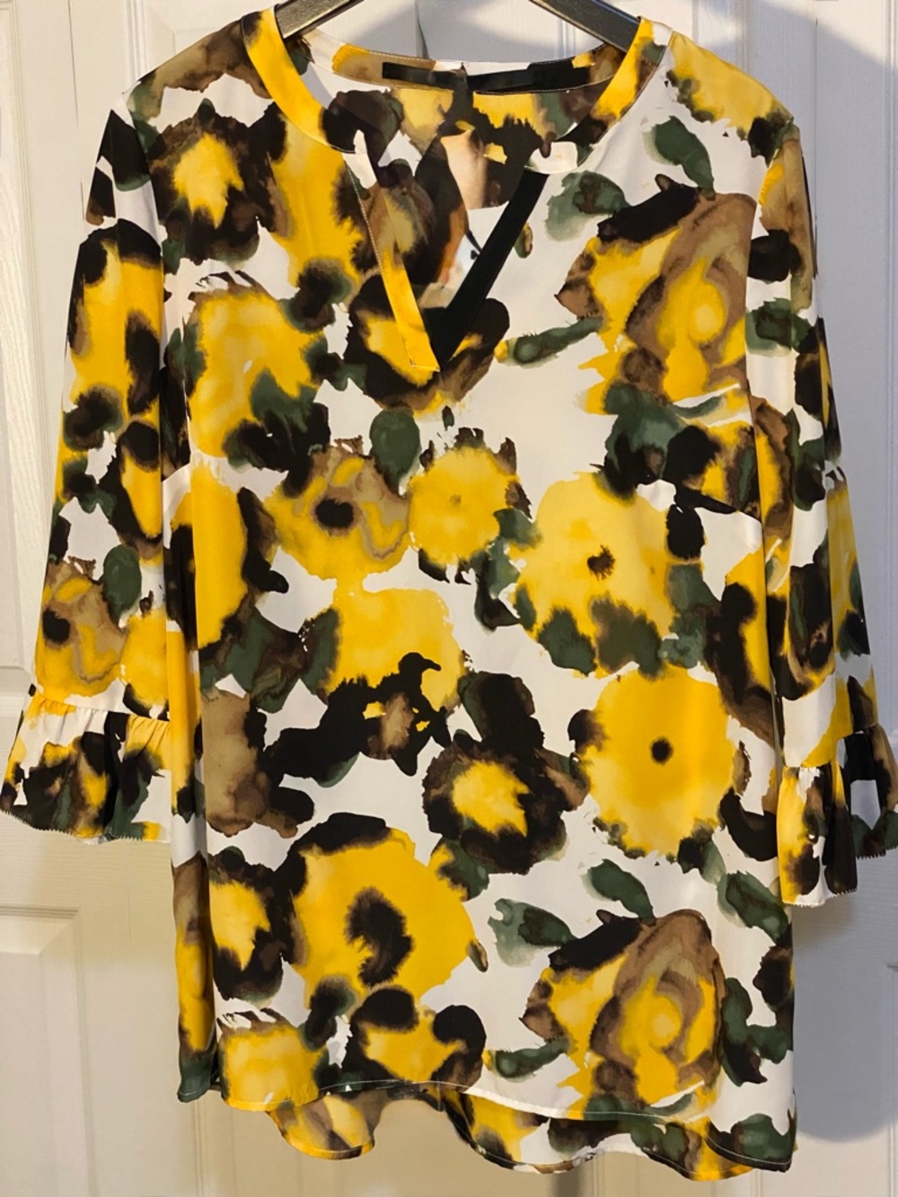 Kenzie Bold Yellow Floral with Black, Ivory and Green V-Neck Blouse Size Large